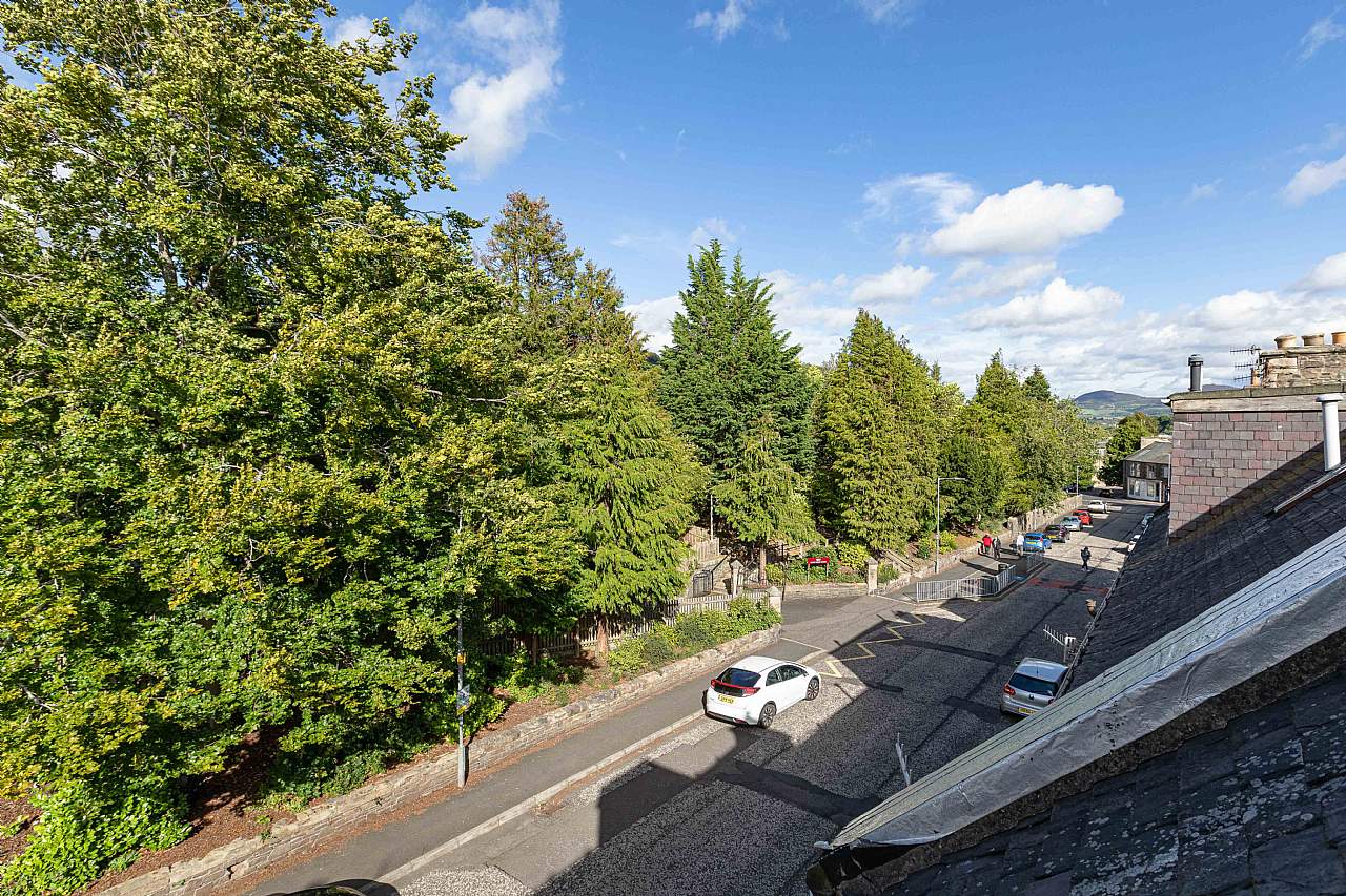 1 Bed Second Floor Flat in Fixed Price £49,950 104 Gala Park