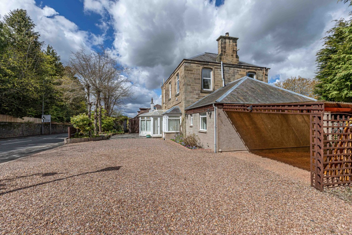 5 Bed Detached Villa in Offers Over £360,000 Wayside, 37 Abbotsford