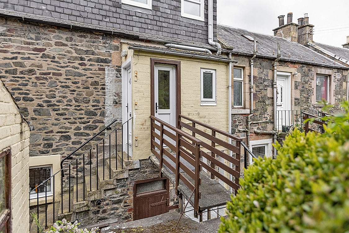 2 Bed First Floor Flat in Guide Price £80,000 107 Magdala Terrace