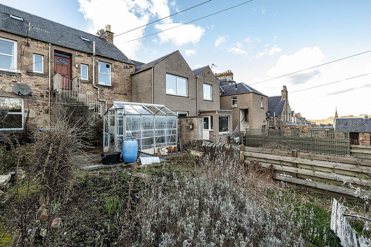 2 Bed Ground Floor Flat in In the Region Of £45,000 60a Castlegate