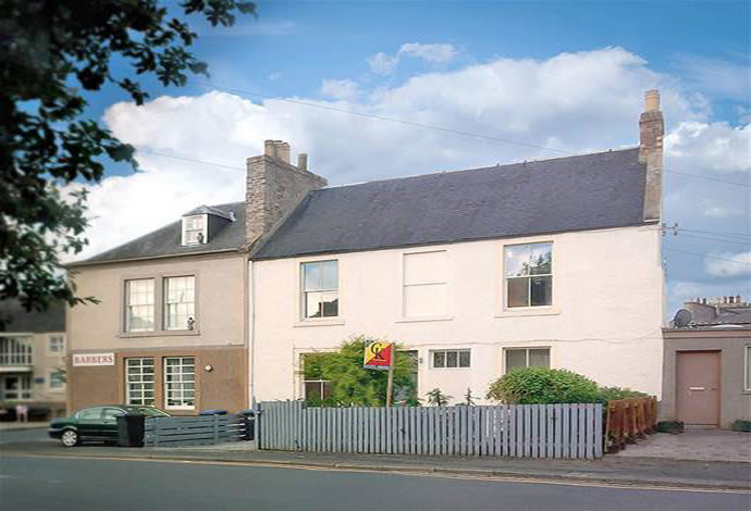 8 Simon Square Kelso TD5 7AZ