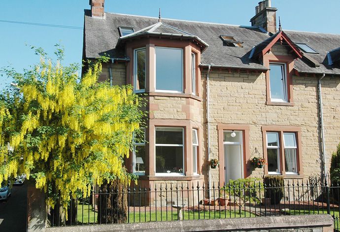 11 Shawpark Road Selkirk TD7 4DS