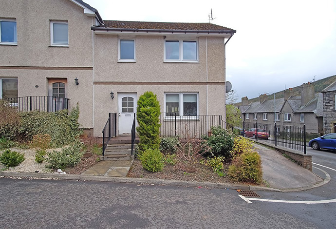 8 Tweedbank Court Walkerburn EH43 6AQ