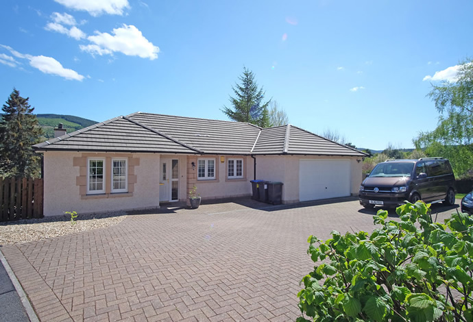 21 St Ronan's Way Innerleithen EH44 6RG