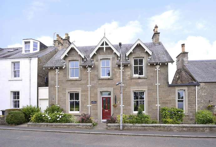 Rae Cottage, Westside Denholm TD9 8LX