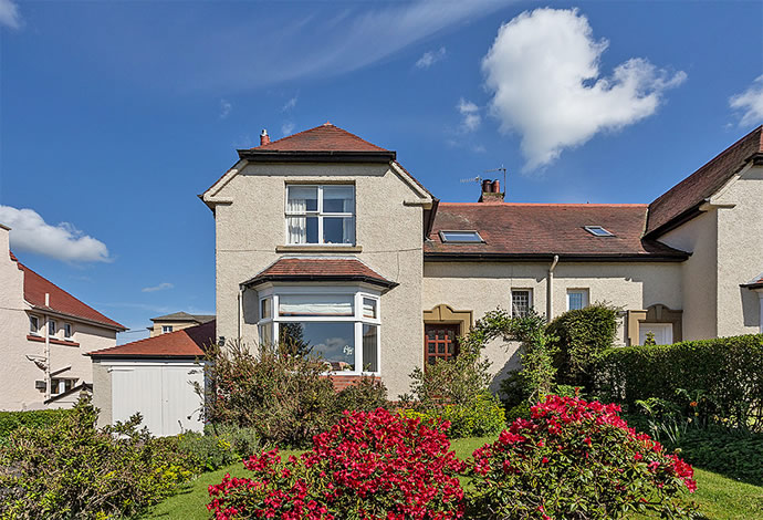 Lealands, 5 Honeyfield Road Jedburgh TD8 6JN