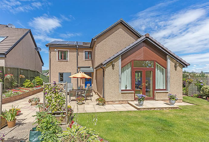 28 Roger Quin Gardens Galashiels TD1 3NQ