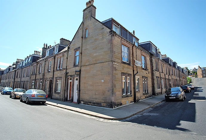 60 Lintburn Street Galashiels TD1 1HR