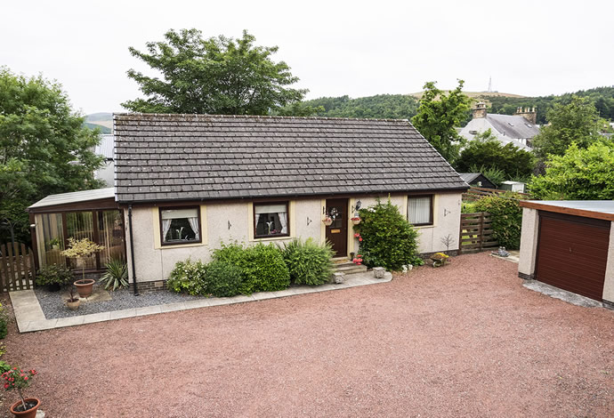 Glenley, Leithen Crescent Innerleithen EH44 6JL