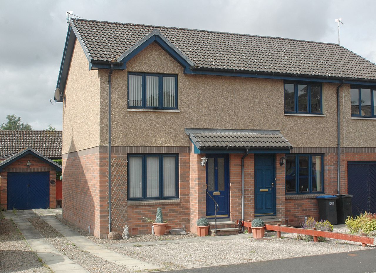 8 Hendersyde Drive Kelso TD5 7TQ