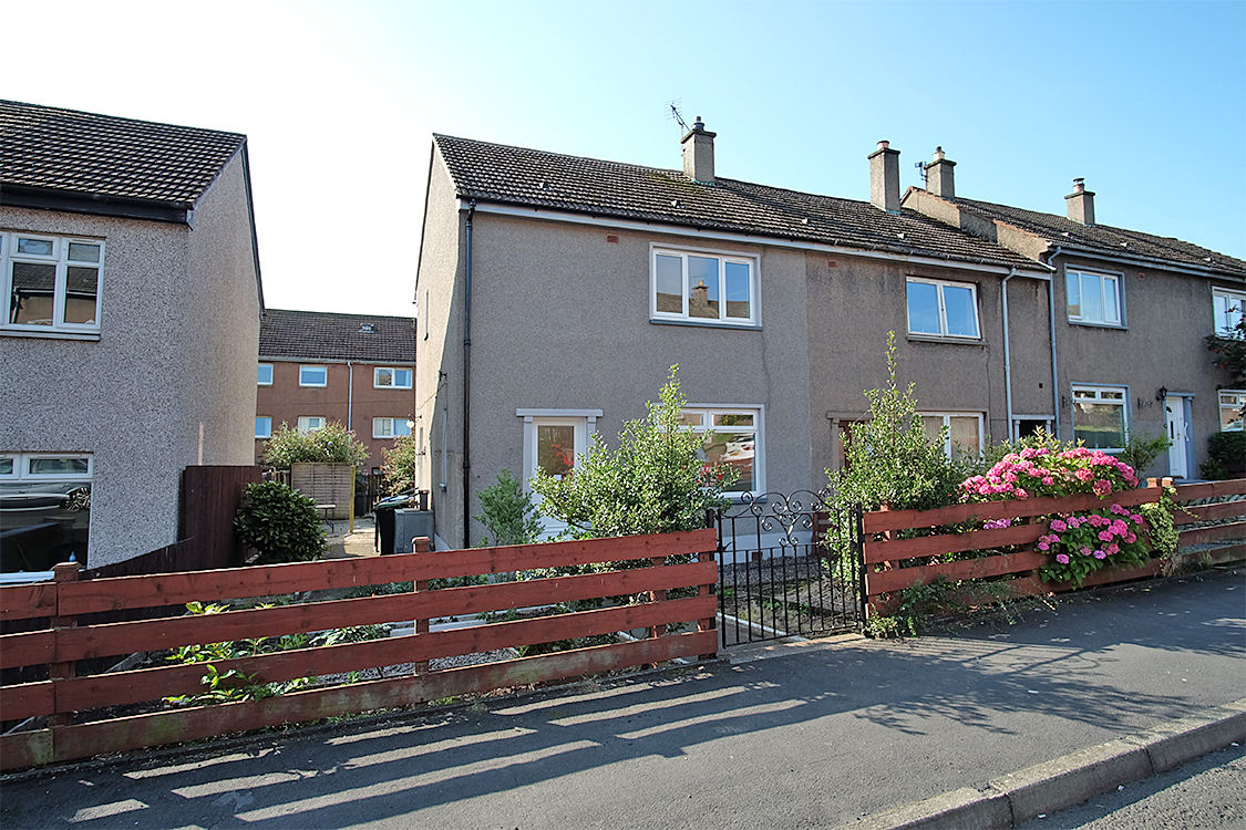 17 Queens Way Earlston TD4 6EU