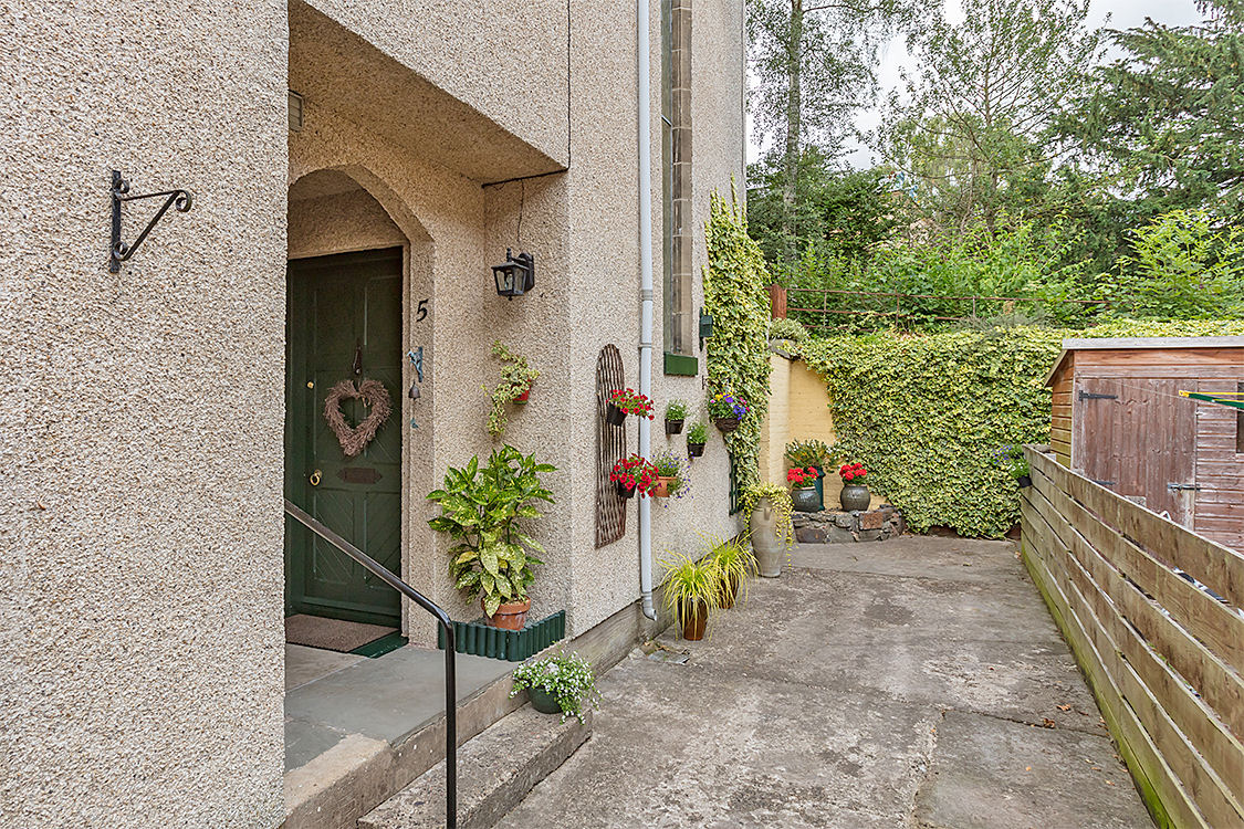 5 Kirkhouse, Kirkbrae Galashiels TD1 1NJ