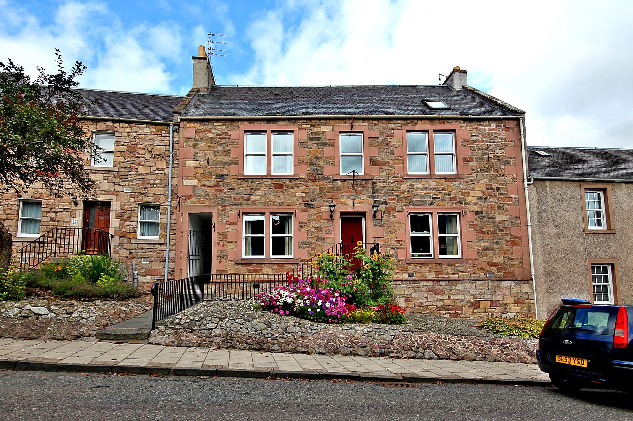 65 Castlegate Jedburgh TD8 6BD