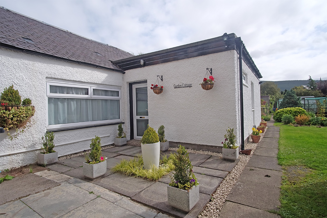 Garden Cottage, 49 High Street Innerleithen EH44 6HD