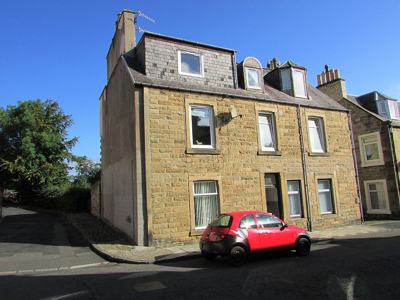 2/5 Myreslaw Green Hawick TD9 0JA