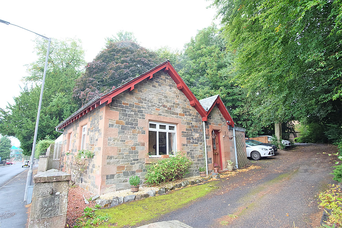 Hawthornbank Lodge, 21 Scotts Place Selkirk TD7 4DP
