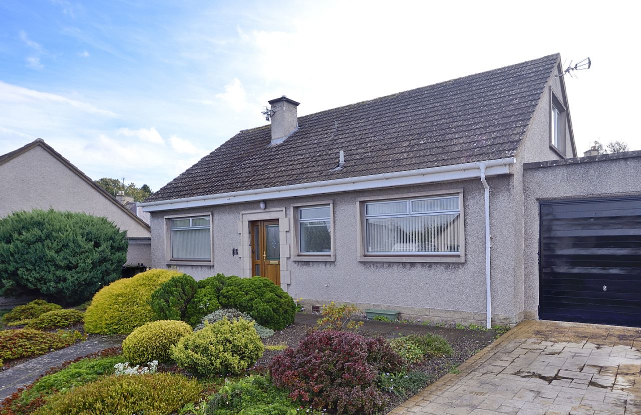 Pemberley, 6 Springwood Bank Kelso TD5 8BA