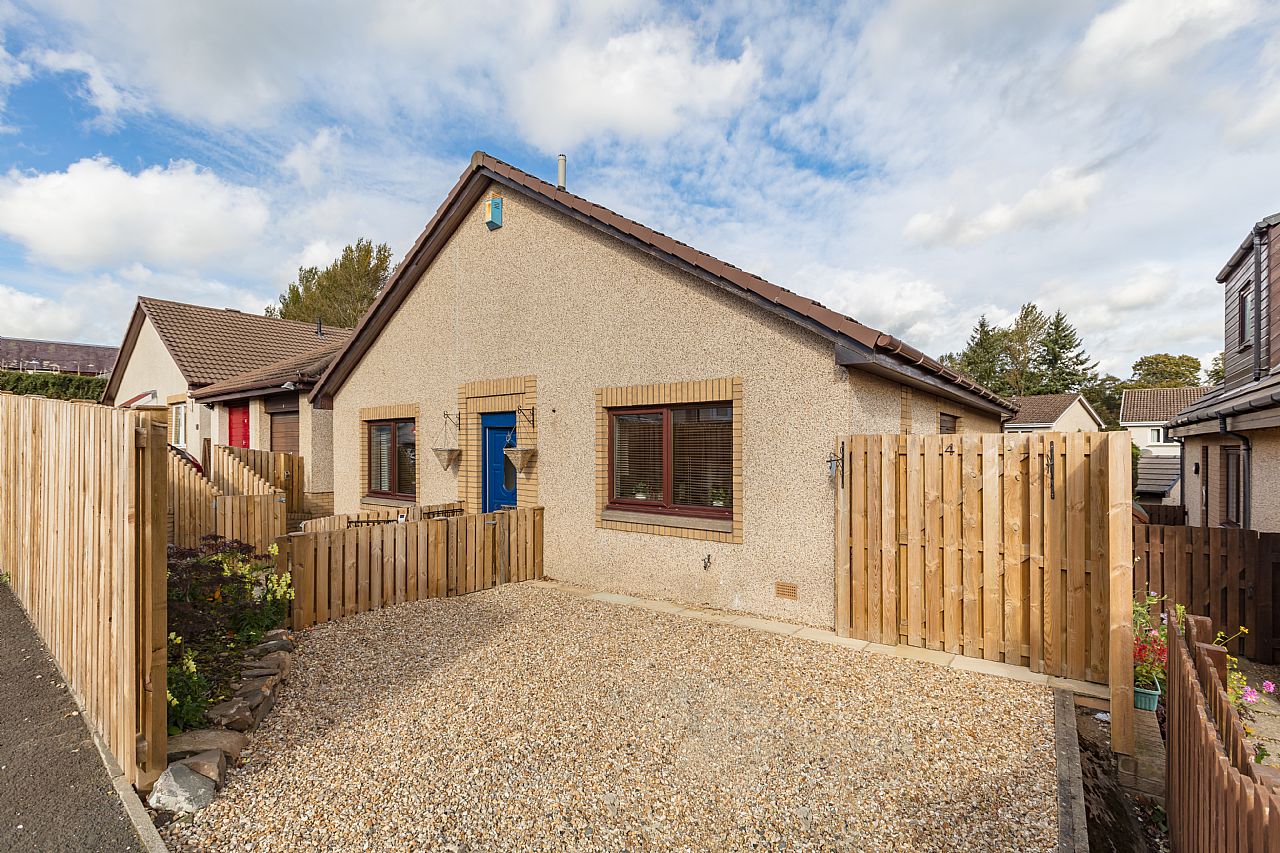 4 South Parks Peebles EH45 9DS