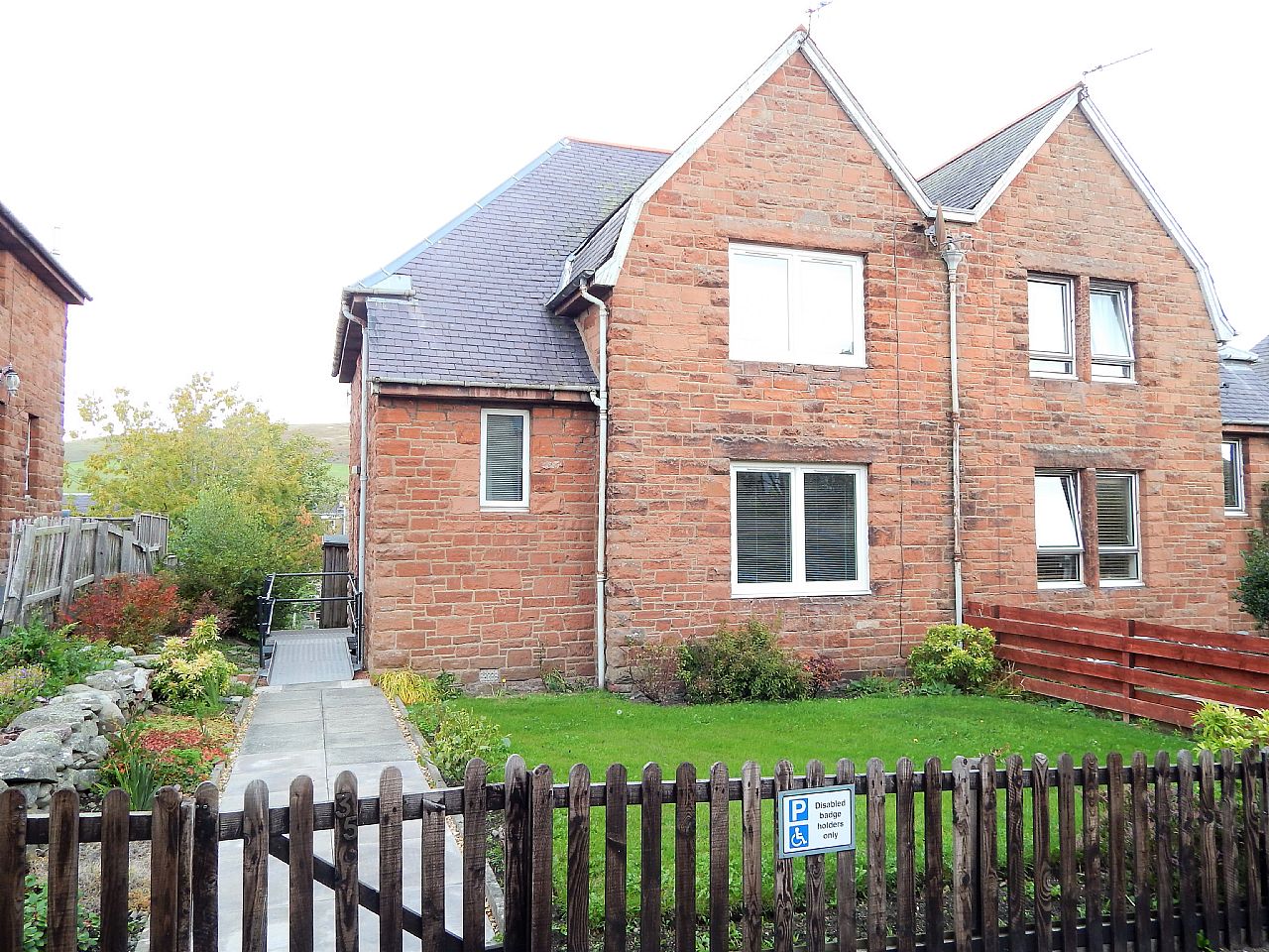 35 Forest Gardens Galashiels TD1 1JX