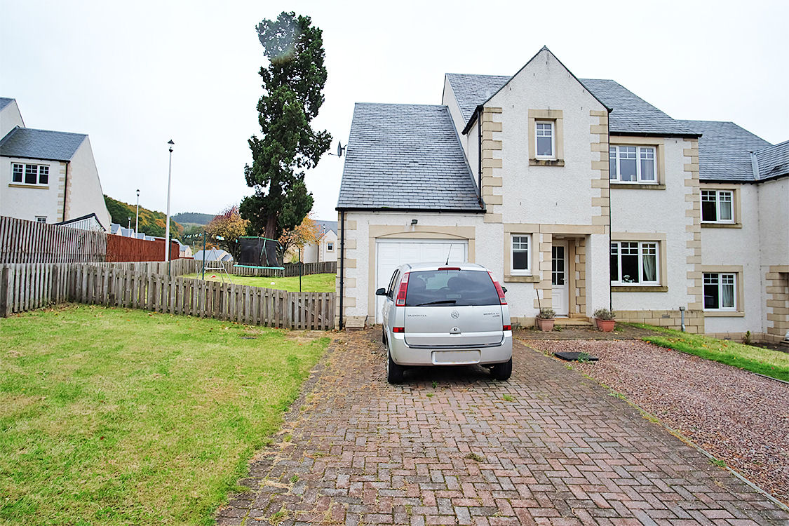16 Harleyburn Drive Melrose TD6 9JX