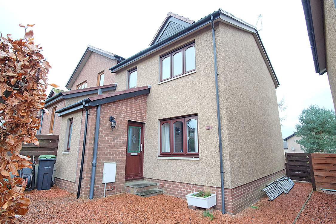 18 Douglas Crescent Kelso TD5 8BB
