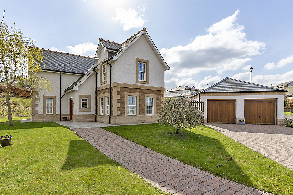 14 Bowmont Court Heiton TD5 8JY