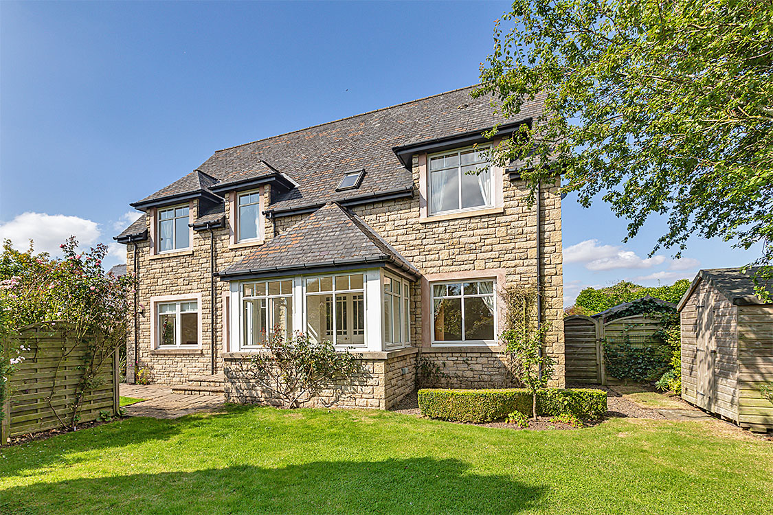 4 Bed Detached Villa in Roxburgh Guide Price £365,000 Honeysuckle