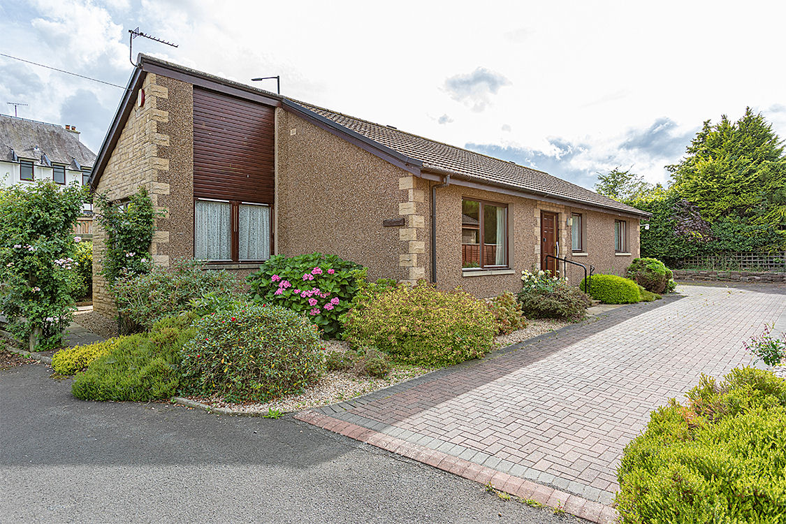 Weywood, 12 Jedburgh Road Kelso TD5 8AZ