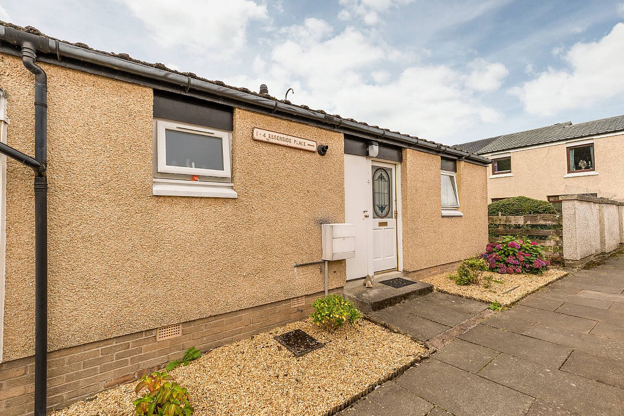 4 Essenside Place Tweedbank TD1 3RW