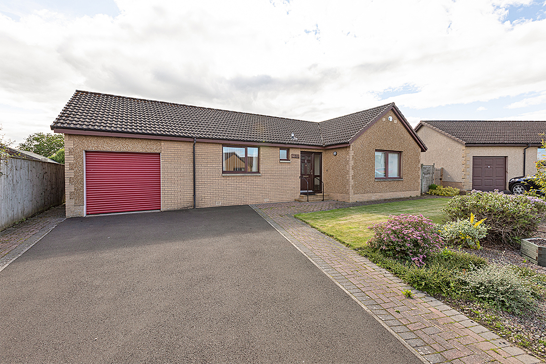 16 St. Cuthberts Drive St Boswells TD6 0DF