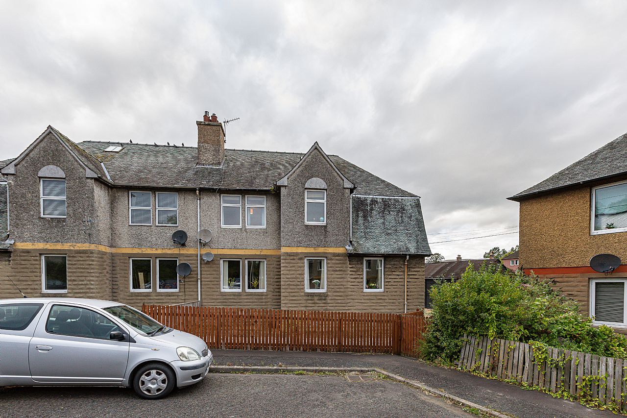 31 Tweed Crescent Galashiels TD1 3ED