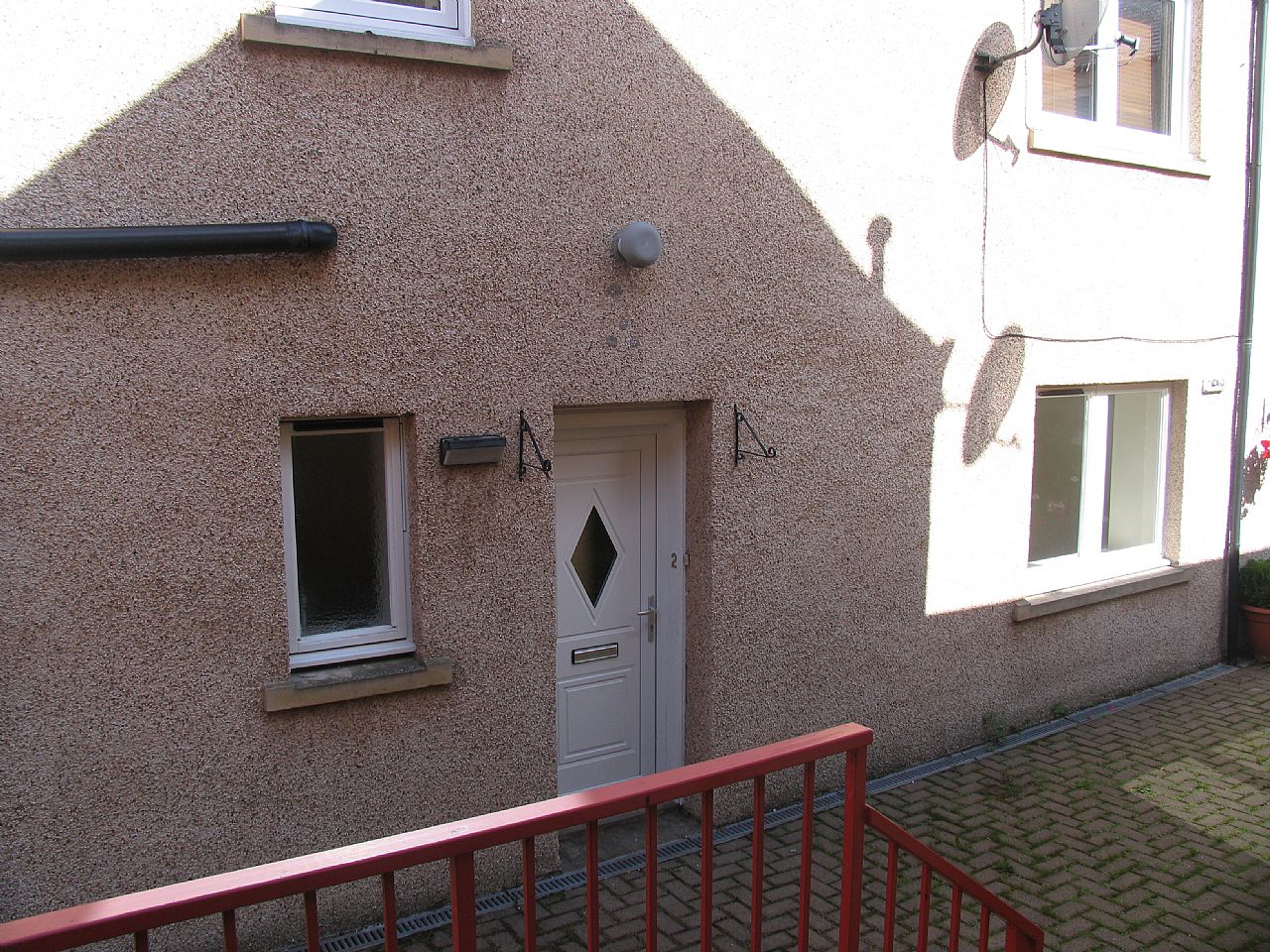 2 Gibsons Close, Bank Street Galashiels TD1 1HX