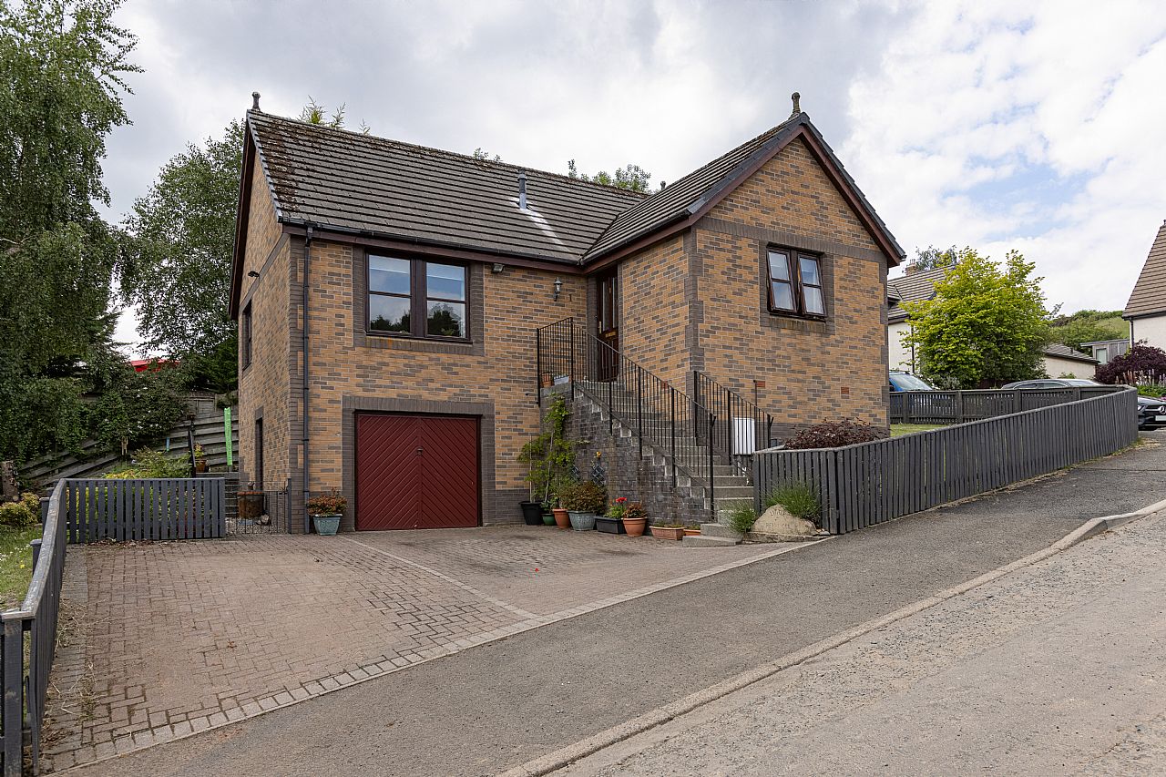 1 Montgomerie Terrace Gattonside TD6 9NT