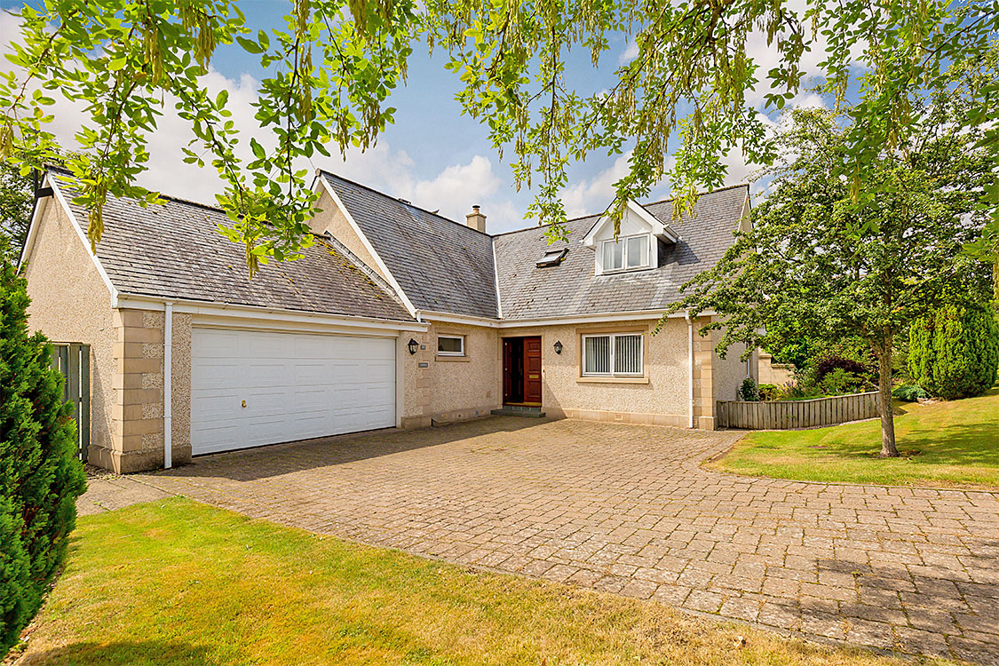 24 Broomlands Kelso TD5 7PR