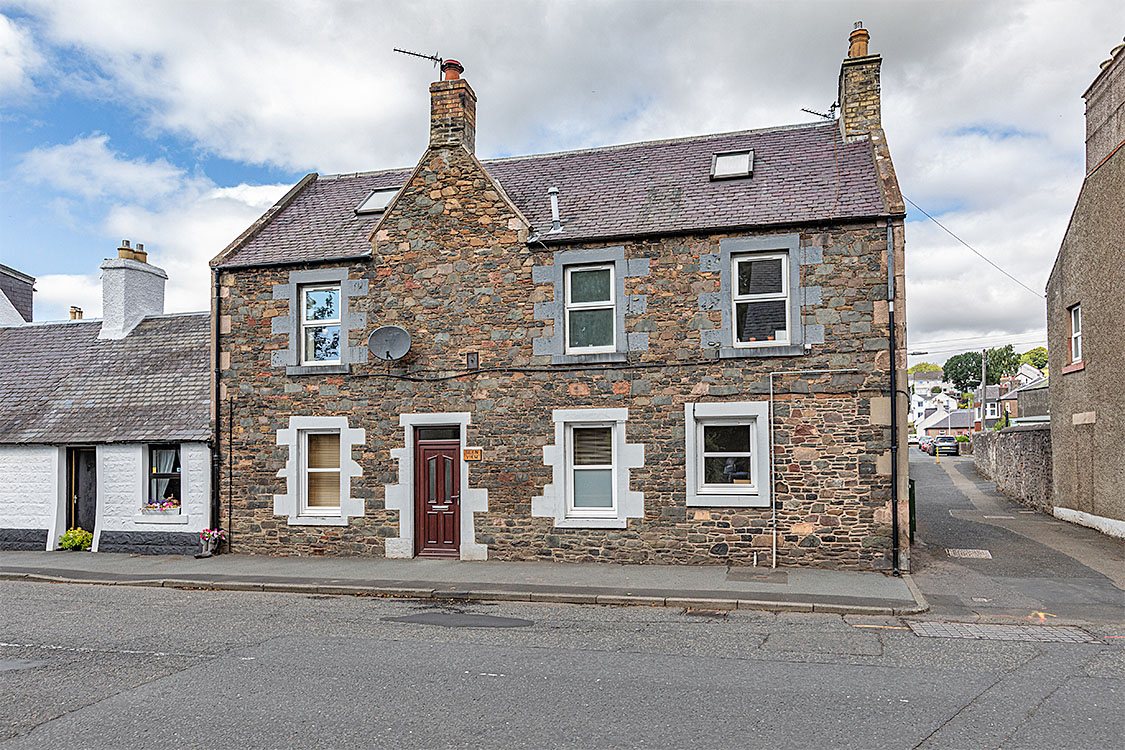 Roselea, High Street Earlston TD4 6DE