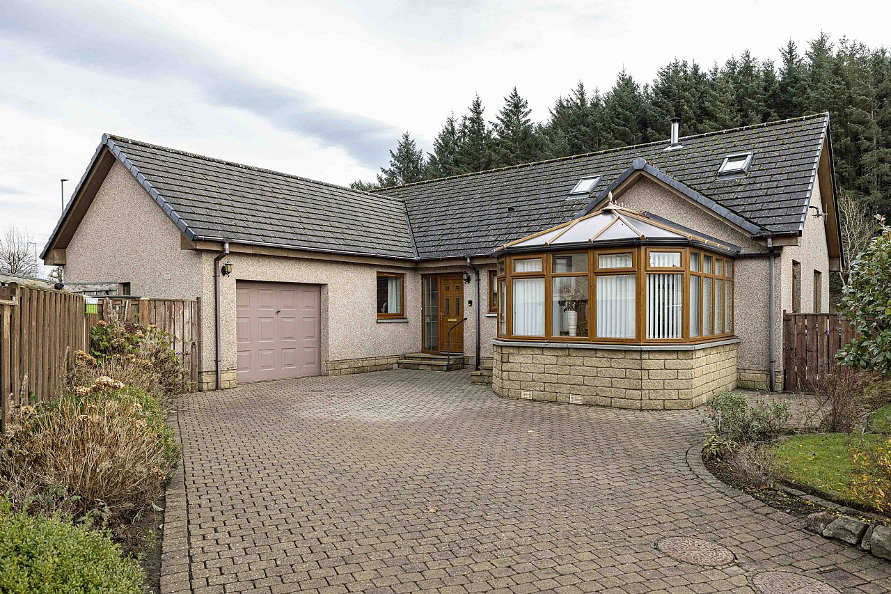 4 Hislop Gardens Hawick TD9 8PQ