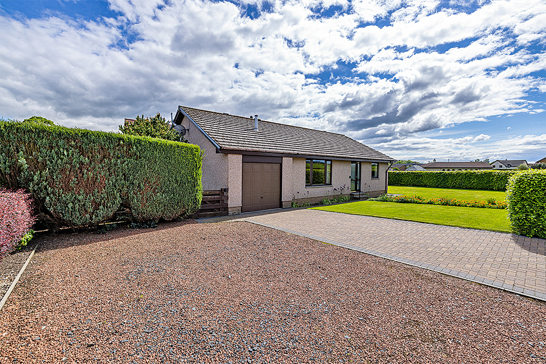 3 Eden Park Ednam TD5 7RG