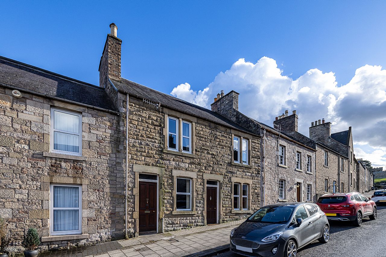 2 Bed Ground Floor Flat in In the Region Of £45,000 60a Castlegate