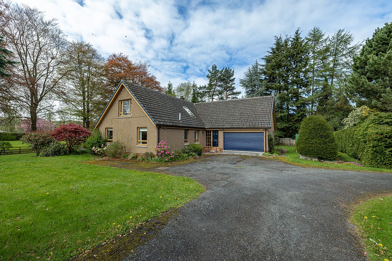 5 Bed Detached Villa in Gattonside Offers Over £550,000 Grianan