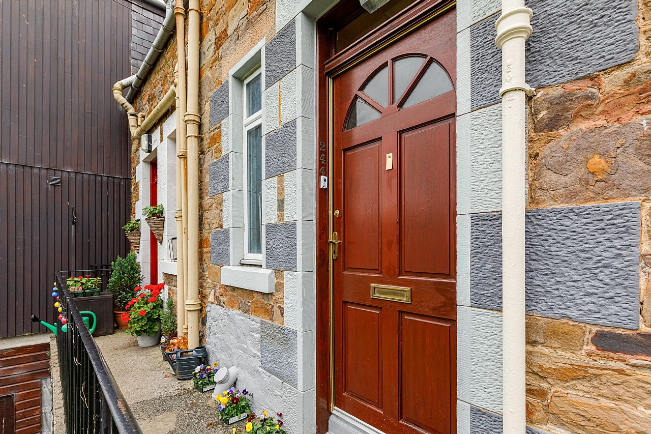 1 Bed First Floor Flat in Guide Price £65,000 244 Scott Street