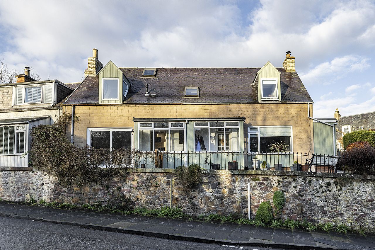 2 Bed Terraced Cottage in Dingleton Road Offers Over £199,950 2