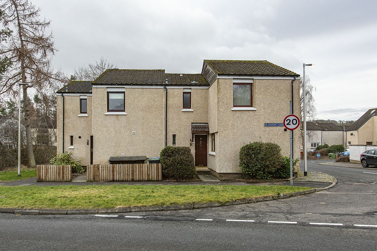 3 Bed SemiDetached Villa in Guide Price £175,000 1 Blakehope Court