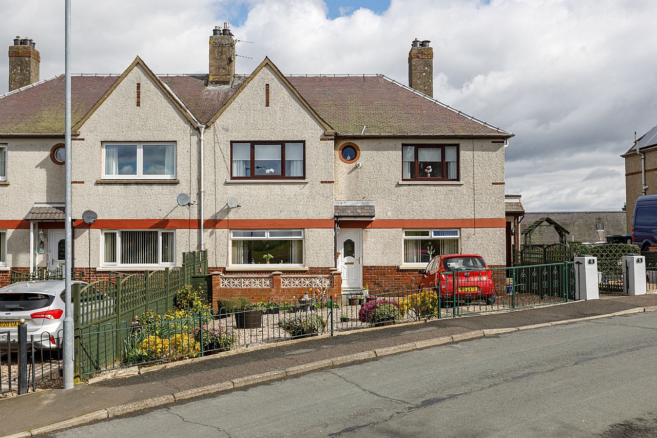 1 Bed First Floor Flat in Offers Over £105,000 5 Thornfield Avenue, Selkirk TD7 4DT BSPC