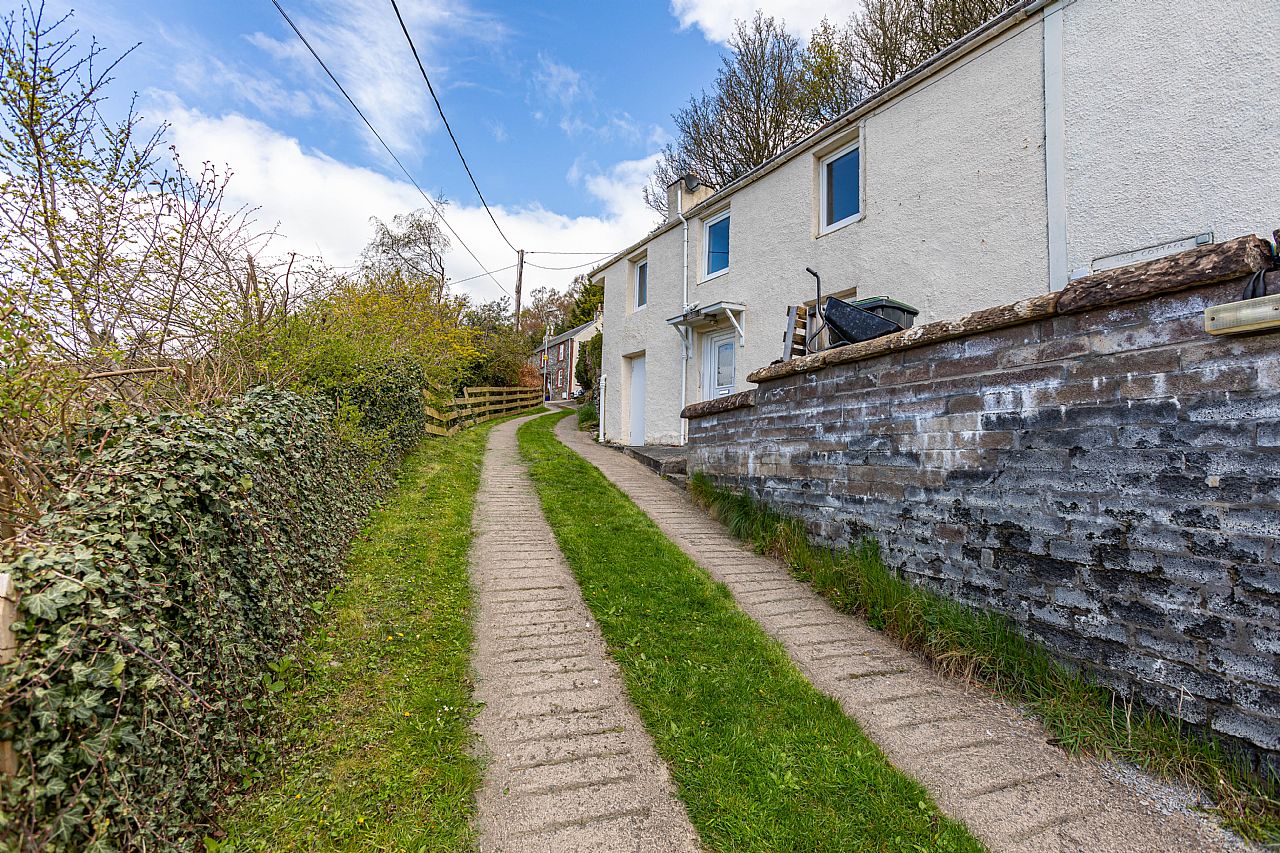 2 Bed Terraced Cottage in In the Region Of £95,000 Ivy Cottage