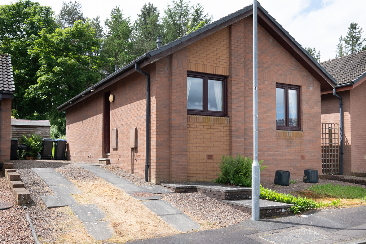 2 Bed Detached Bungalow in Offers Over £190,000 7 Lowood Park